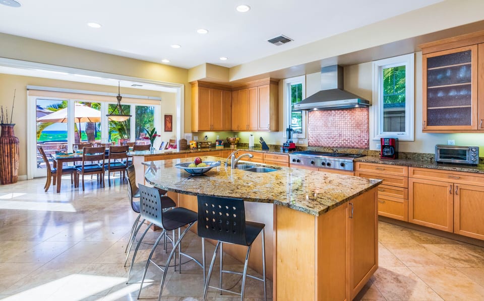 Kitchen and bar area