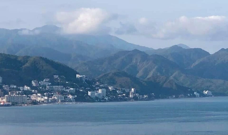 Bay view of Romantic Zone.