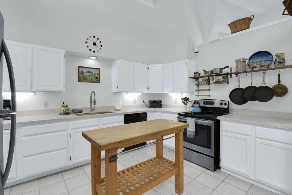 Plenty of countertop space for cooking a homemade meal