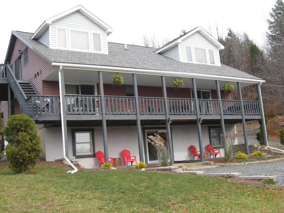 Lot's of covered porch areas