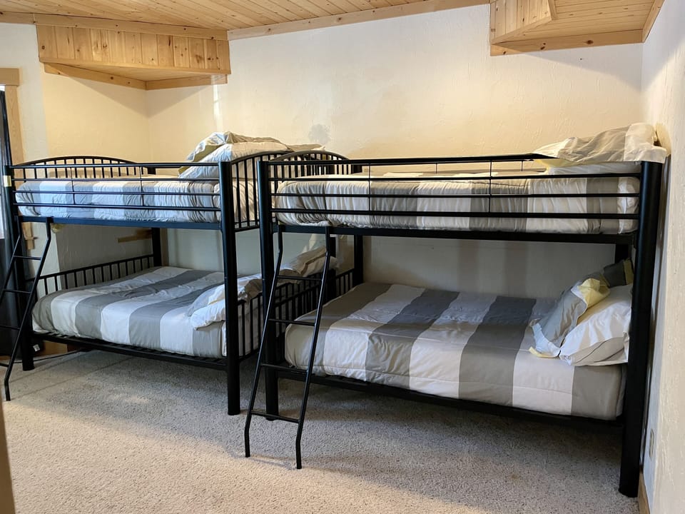 Bunk beds in the 4th bedroom 