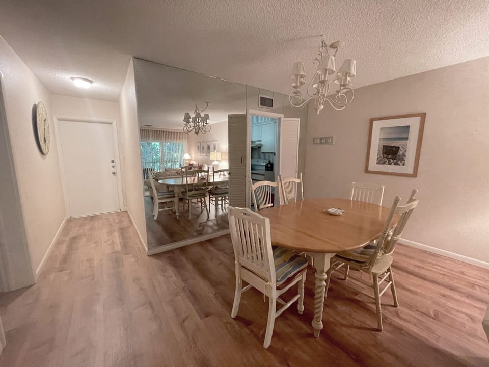 Dining Room & Kitchen