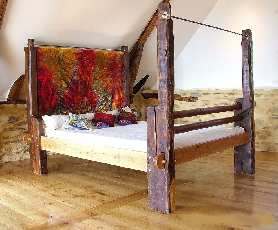 4 poster -made from an old oak loom, beautiful oak floor throughout.