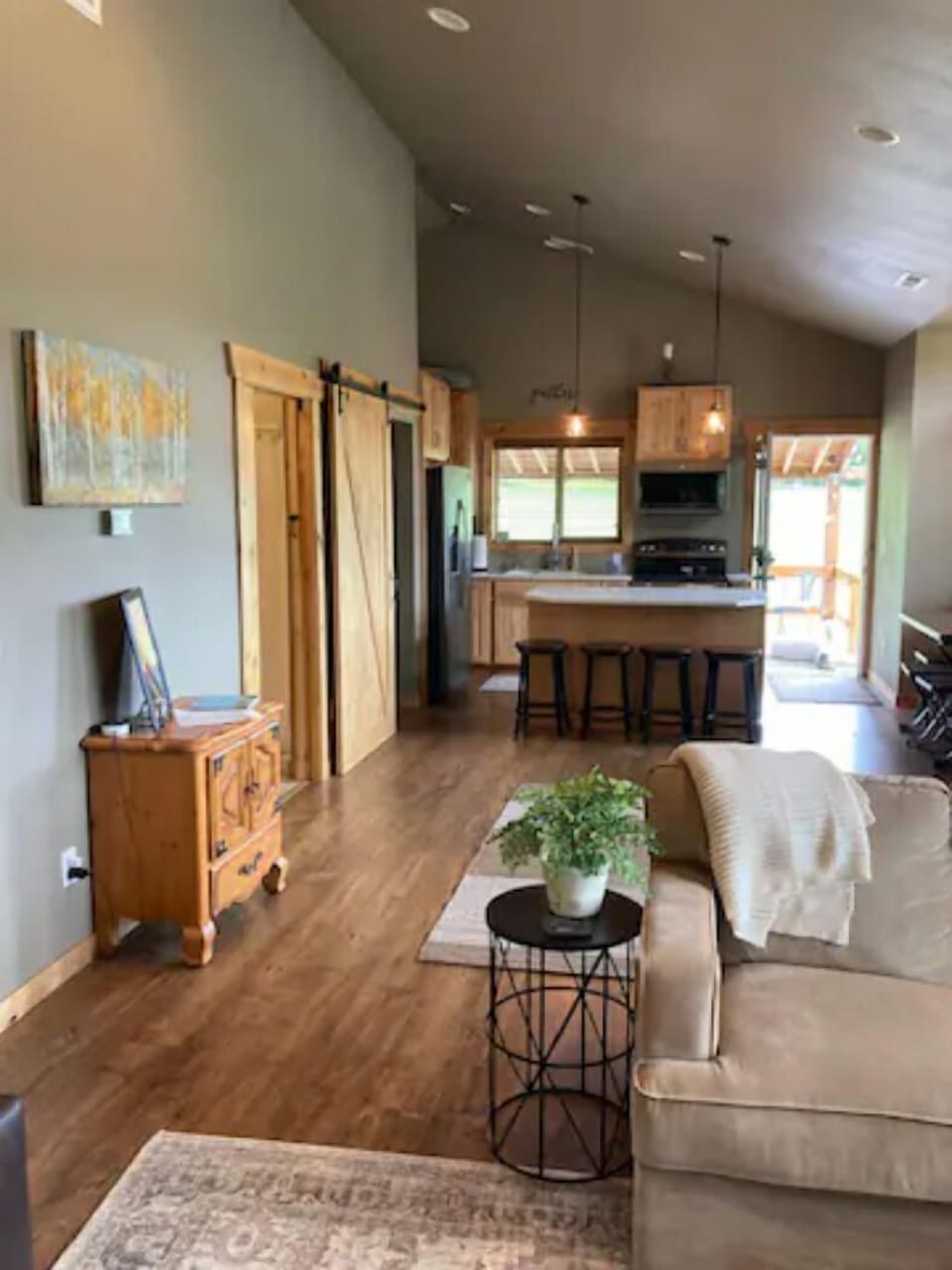 Living and kitchen area