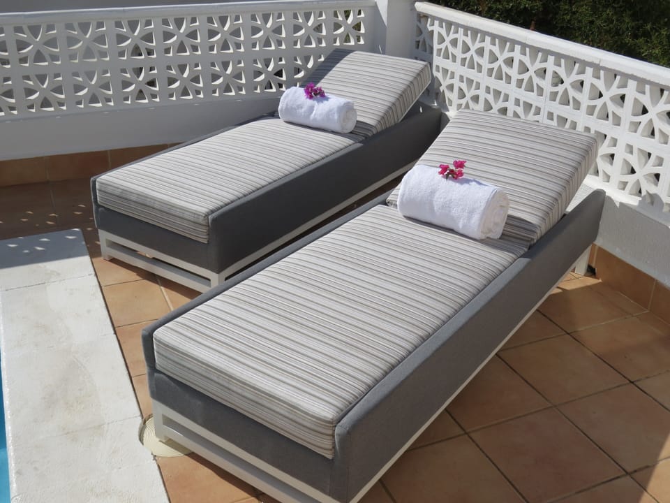 Luxury loungers