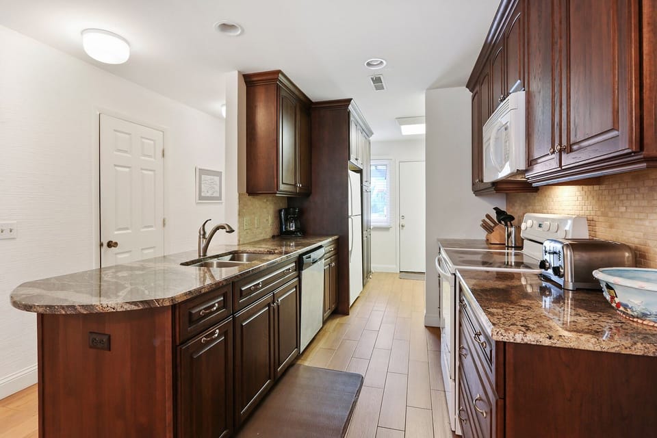 fully equipped kitchen - Kitchen
