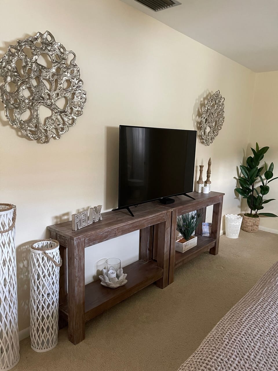 King room TV