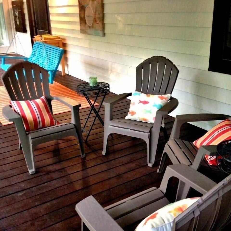 Screened Porch 1