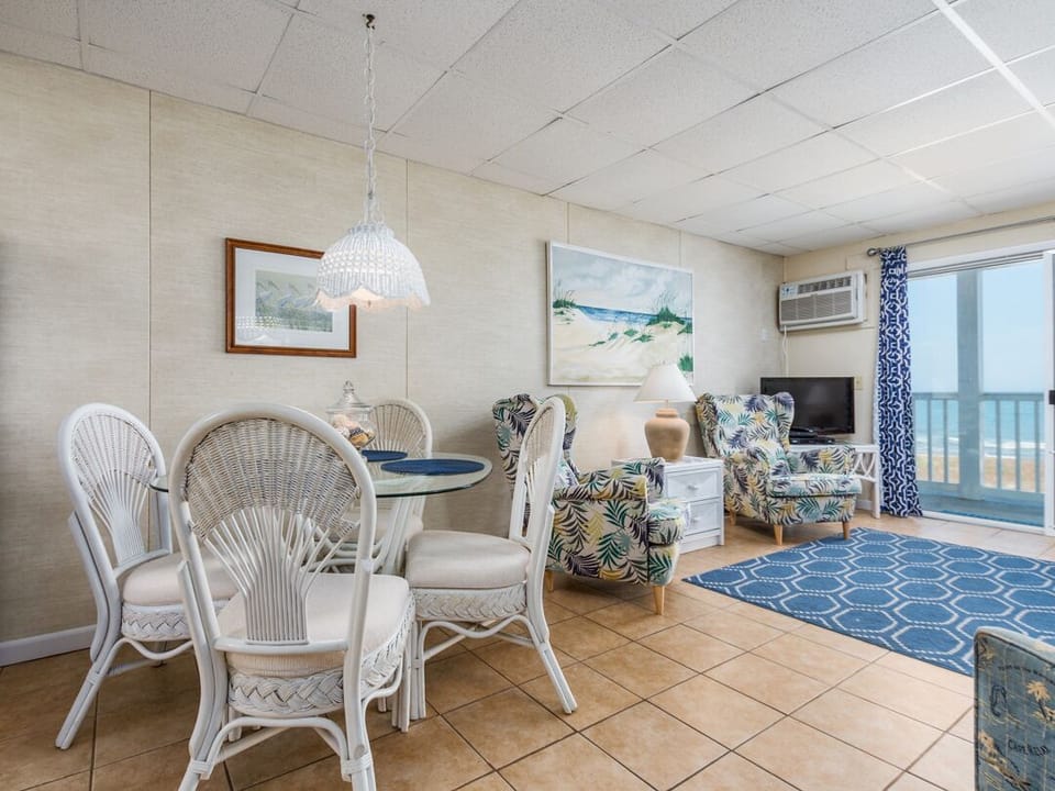 Living  & Dining Area 