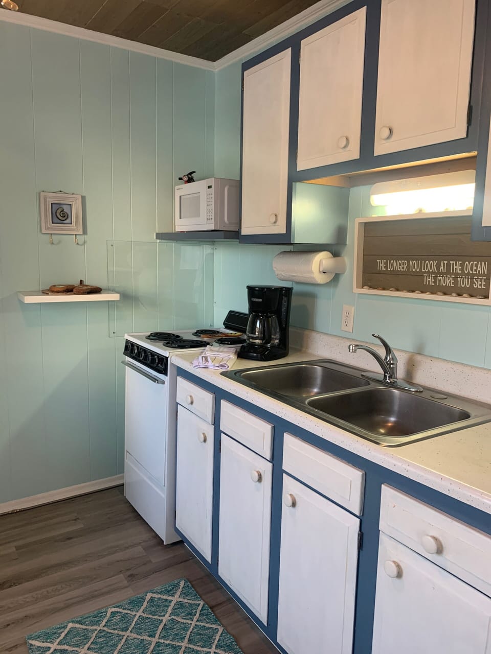 Functional kitchen with Keurig, 4 cup & 12 cup coffee pots! 