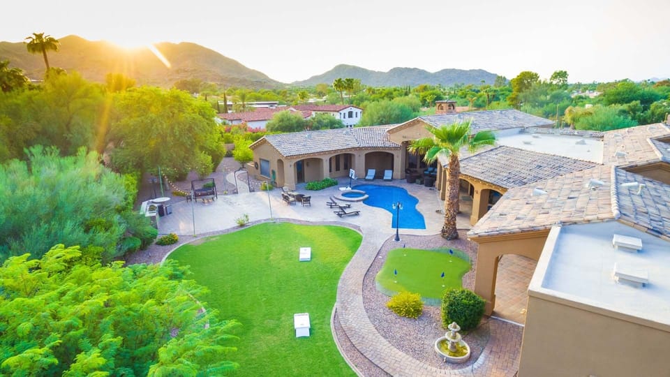 Gorgeous estate sitting near Mummy Mountain in sunny Paradise Valley, AZ