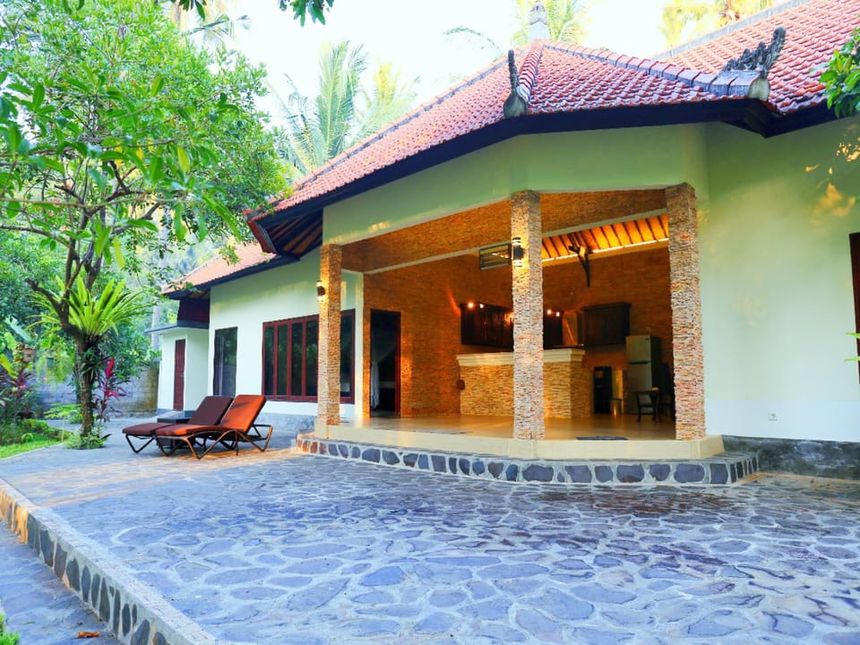 2-bedroom Garden-View house managed by Bondalem Beach Club