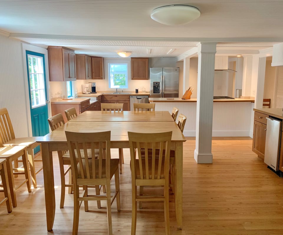 Dining and Kitchen Overall
