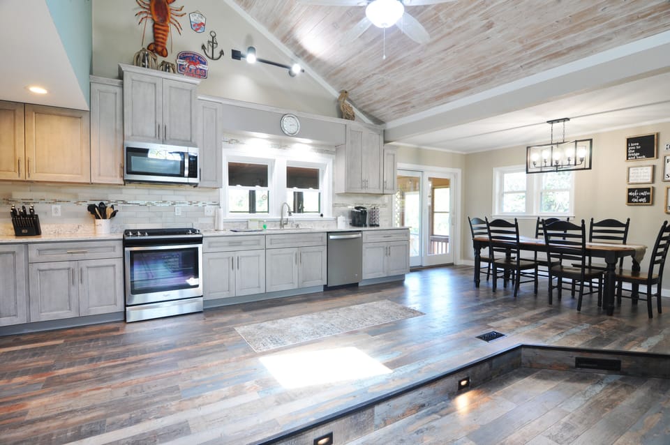 Kitchen and Dining Area Overall