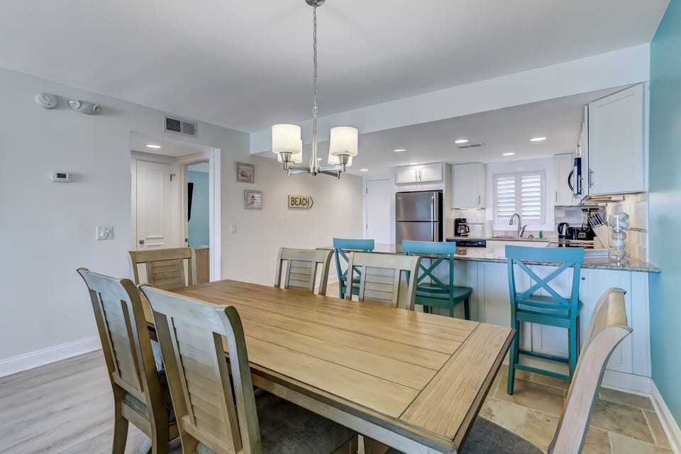Dining Area/Kitchen