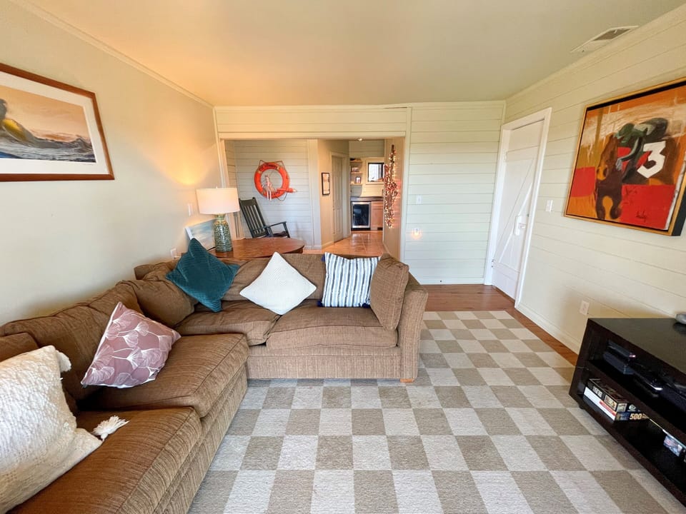 Den, First Floor with TVDVD, First Floor with Screened Porch Access