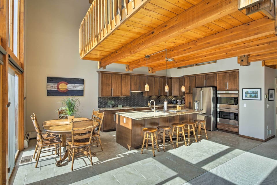 Dining Area & Kitchen | Dishware & Flatware