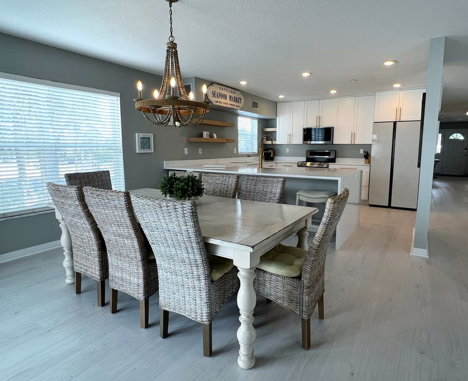 Second dining area, right off the updated kitchen. - Second dining area, right off the updated kitchen.