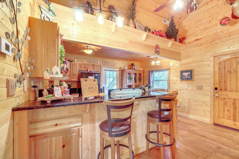 Kitchen | Cooking Basics | Coffee Maker | Paper Towels/Trash Bags Provided