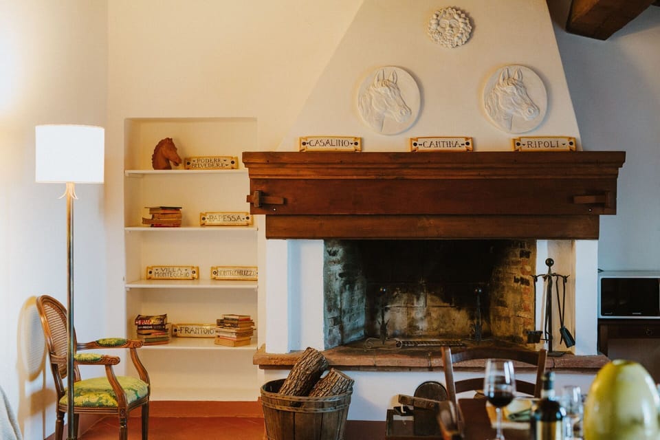 agriturismo-la-papessa-chianti-san-donato-farmhouse-camelia-diningroom