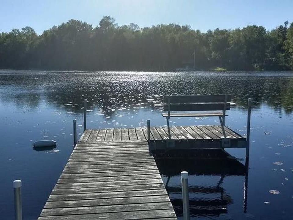 Sittin on the dock of the bay