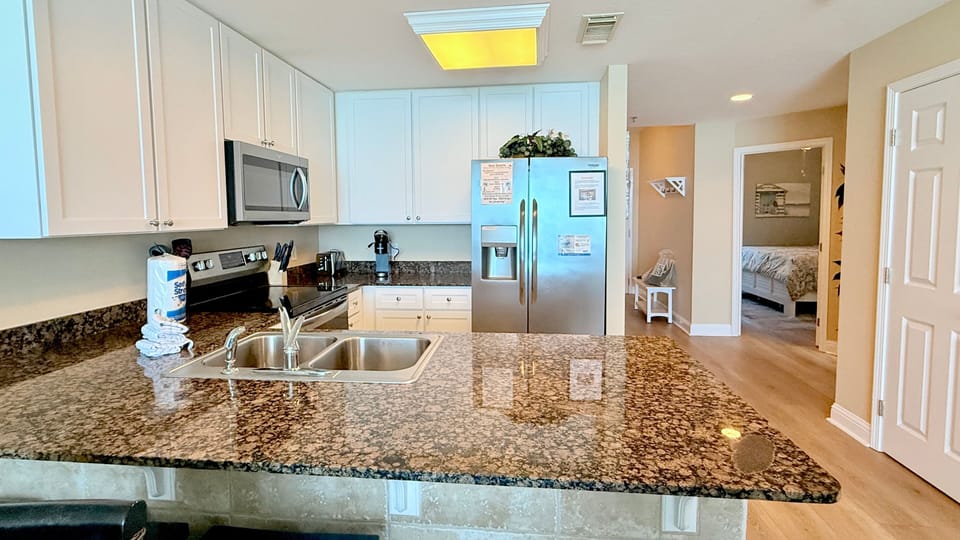 Kitchen with Breakfast Bar