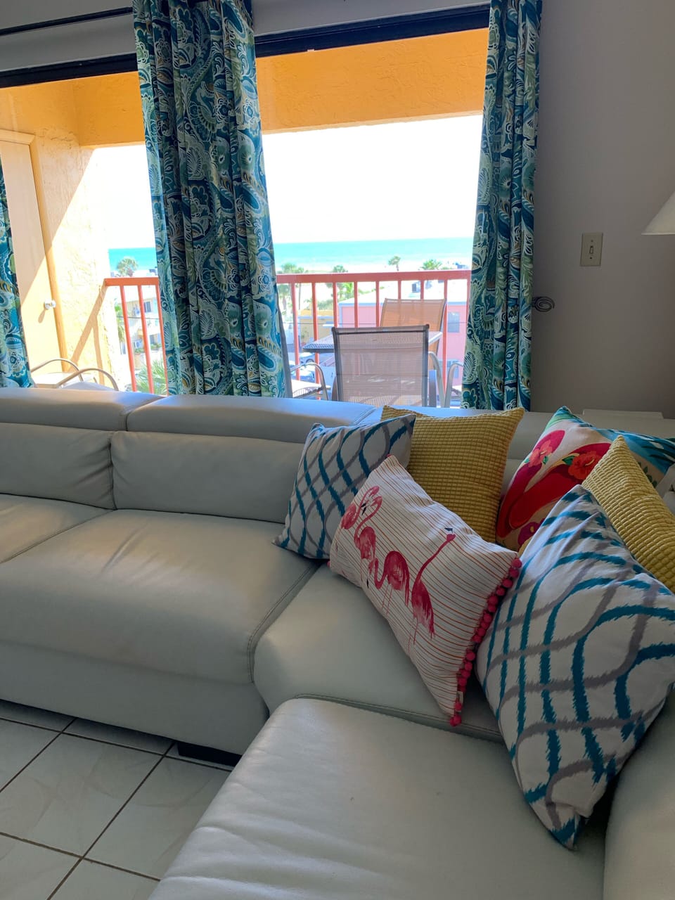 Overlooking an outstanding view of the Gulf beach. 🌴🏝