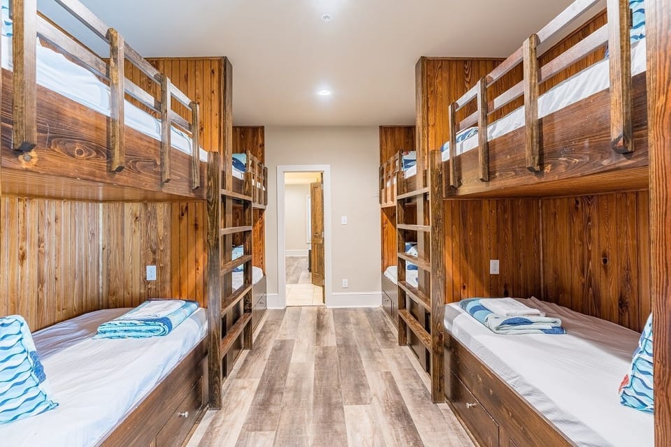 Summer Salt East Bedroom 5 Bunkroom with Built-in Twin Bunks to Sleep 8