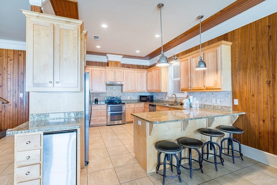 Summer Salt East Kitchen Counter Seats 4