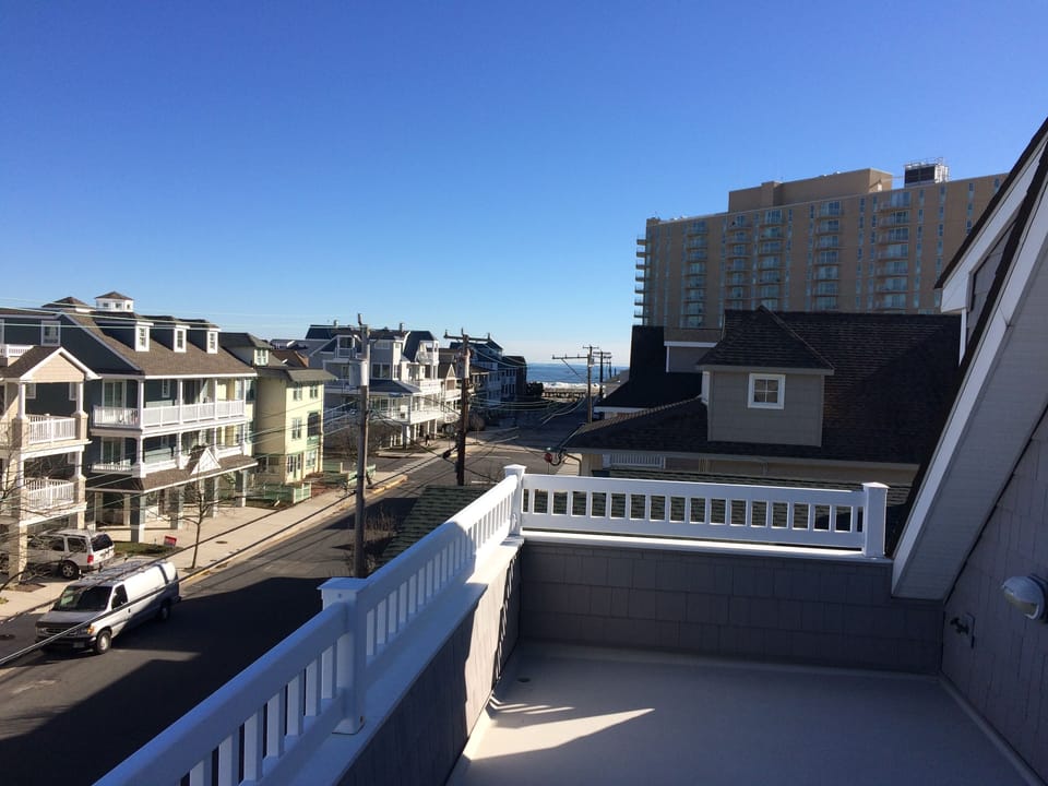 3rd floor balcony (ocean view)