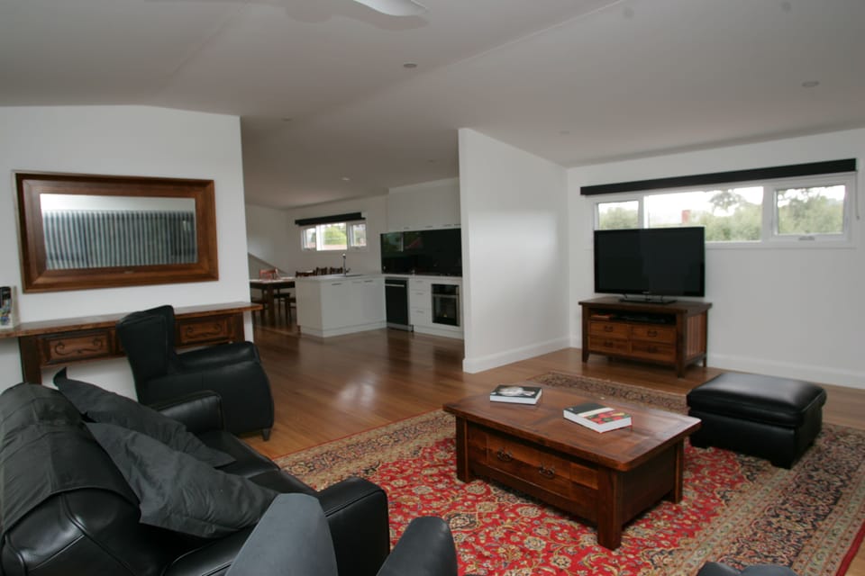 TV Lounge, Kitchen
Open Plan