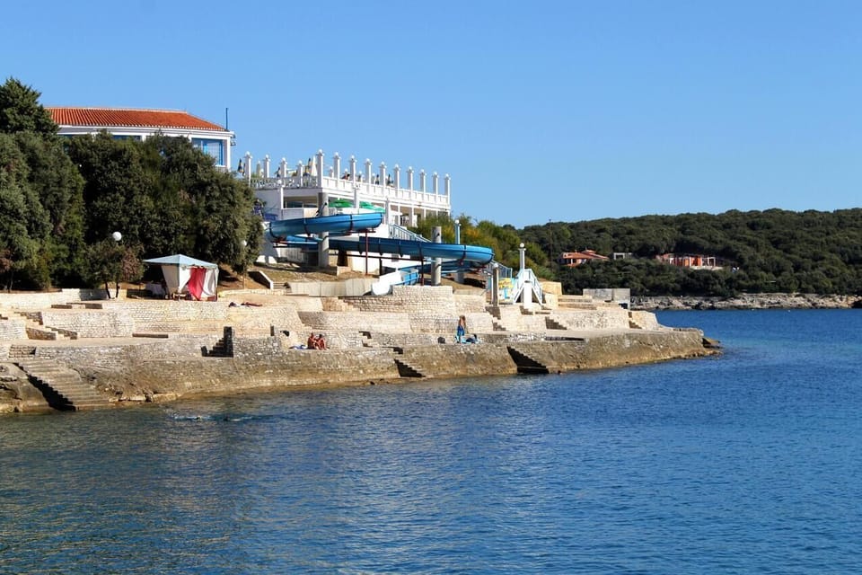 Nearby beaches
