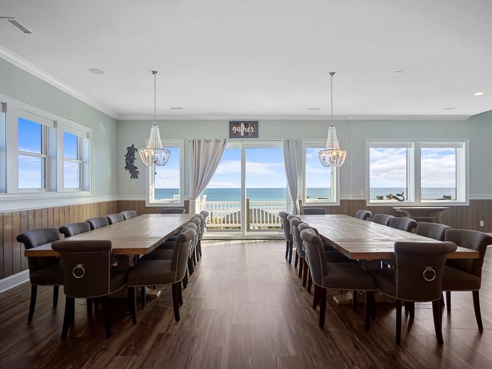 Main Level Dining Area