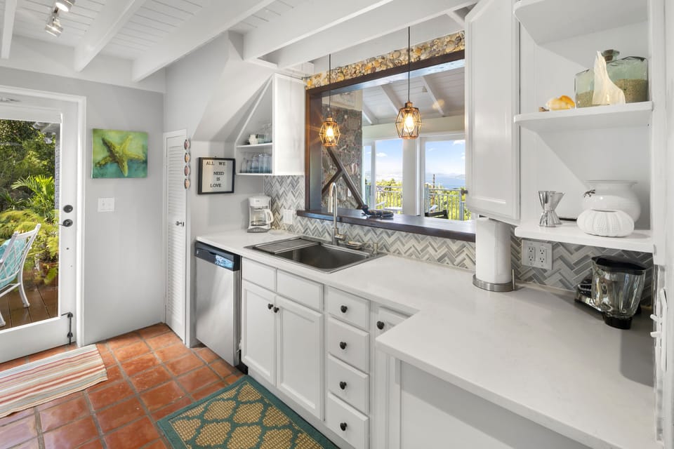 The well-appointed kitchen has everything you need!
