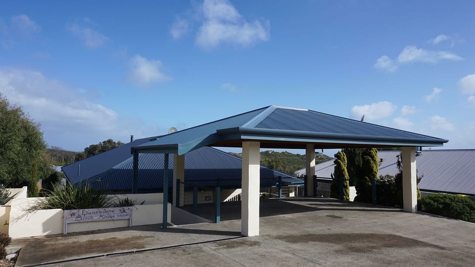 Double Carport and Car Bay