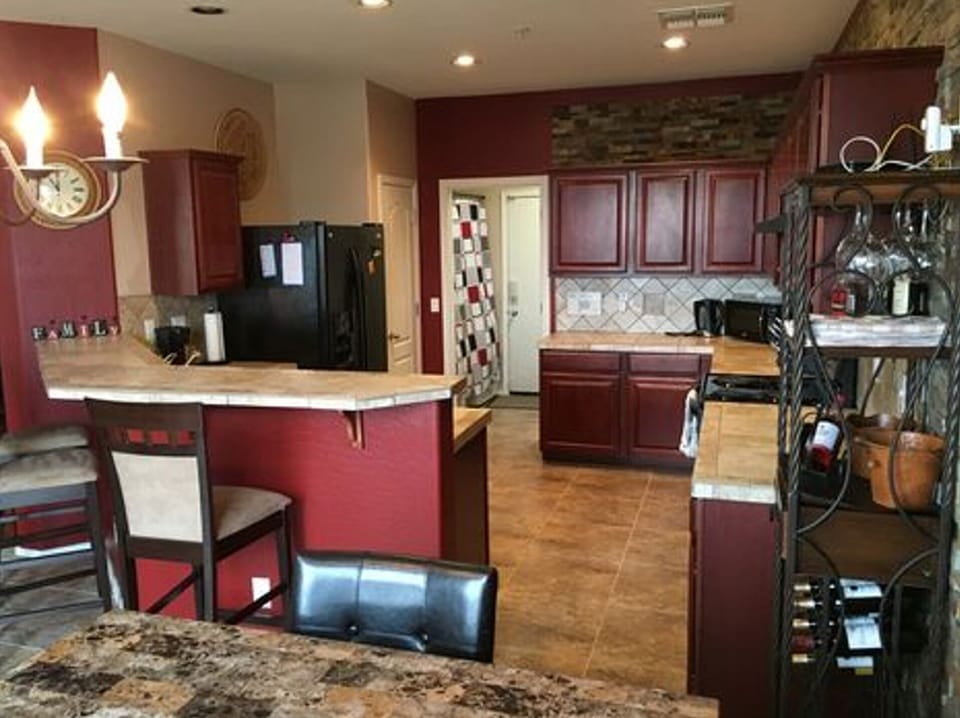 Gorgeous large Kitchen
