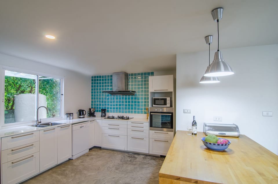 Fully equipped kitchen