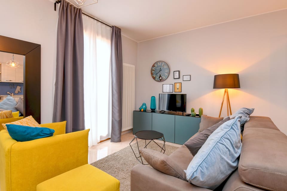 Large living room with Smart TV and  sofa