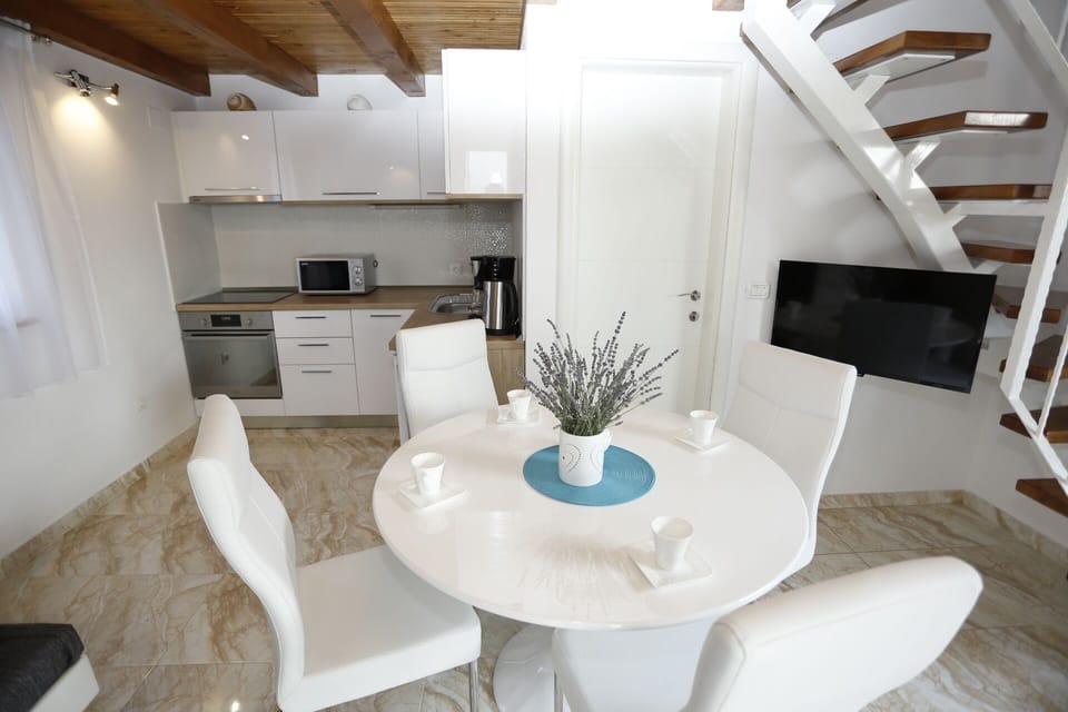 Dining room 2
