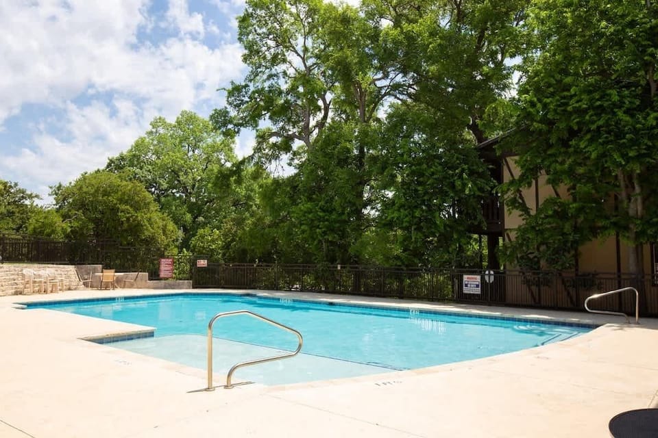 Shared swimming pool 