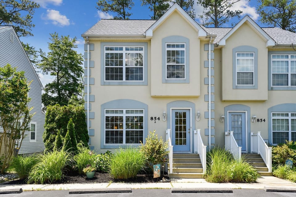 Exterior,Front Elevation,