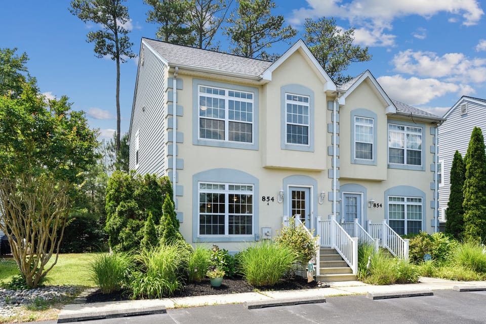 Exterior,Front Elevation,