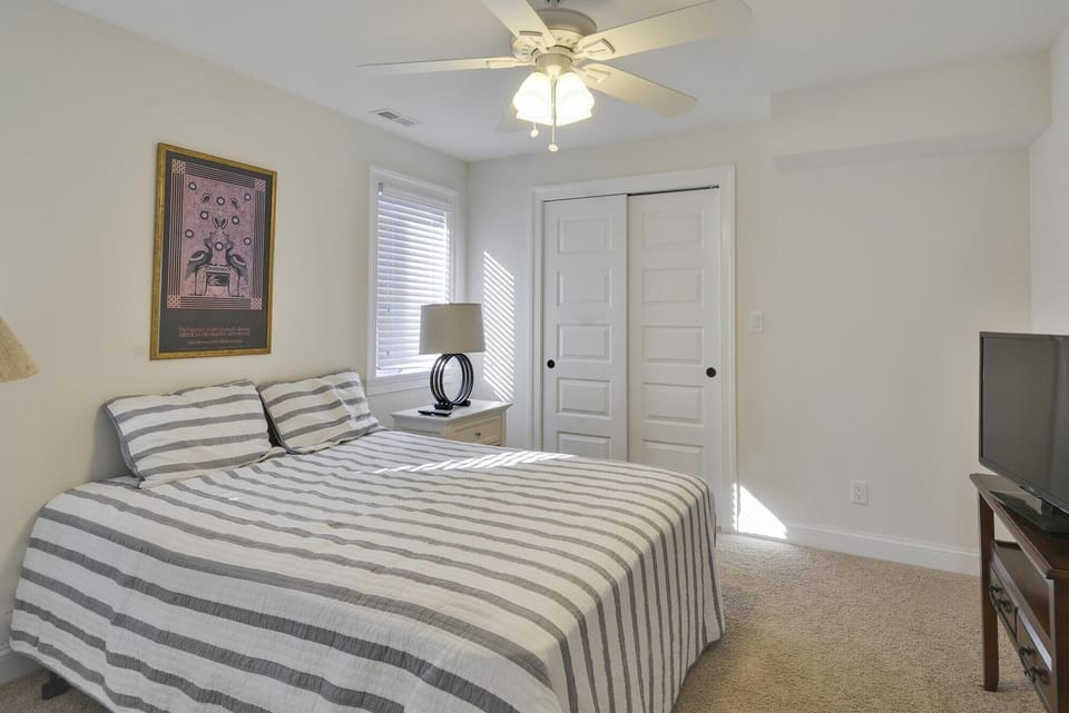 Entry Level,Bedroom,