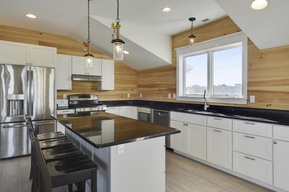 Main/Upper Level,Kitchen,