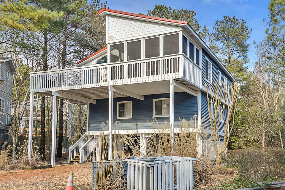 Exterior,Front Elevation,