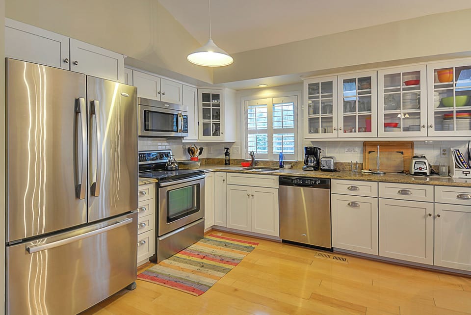 Main/Upper Level,Kitchen,