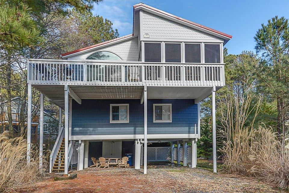 Exterior,Front Elevation,