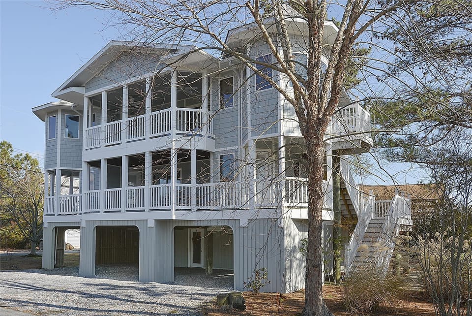 Exterior,Golian, 310 West 5th Street SB,