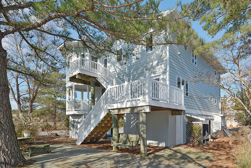 Exterior,Back Elevation,