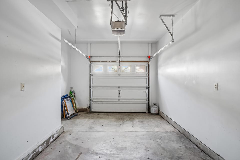 Group,Garage,